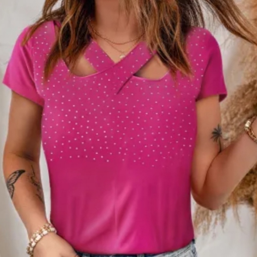 Restocked 💕New rose Criss cross rhinestone top